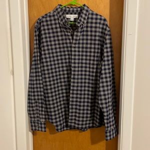 Men’s plaid button up